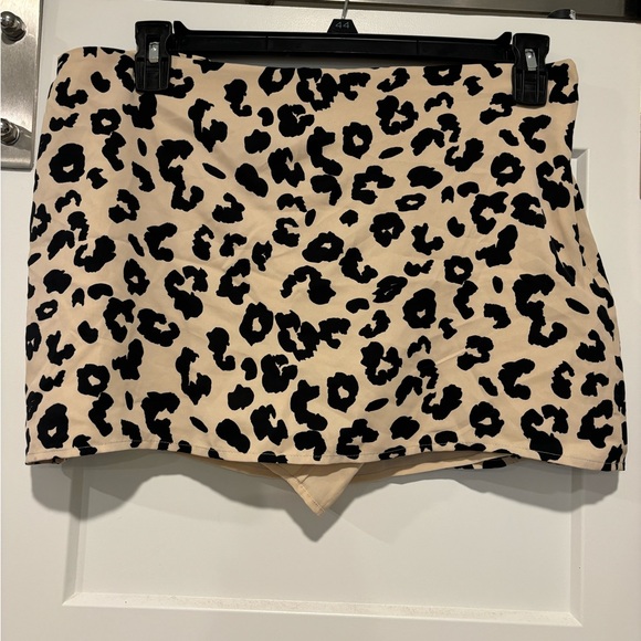 Abercrombie & Fitch Dresses & Skirts - Abercrombie & Fitch Mini Skirt/ Skort